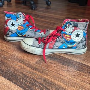 Superman converse size 7 womens
